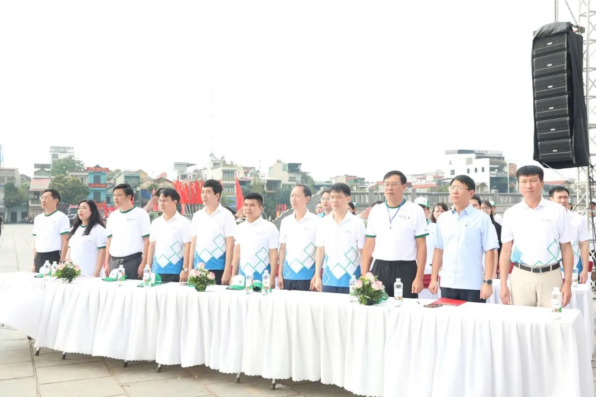 Ngày chạy Olympic Vì sức khỏe toàn dân – Vì an ninh Tổ quốc tại Ninh Bình